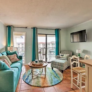 Ocean-view Pool, Beach! Apartment